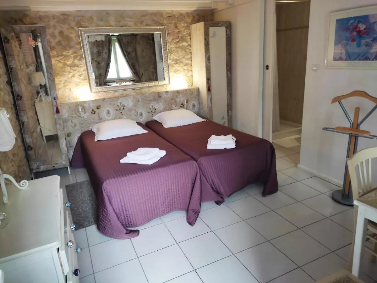 Bed and Breakfast Les Angelots Condom 2*,